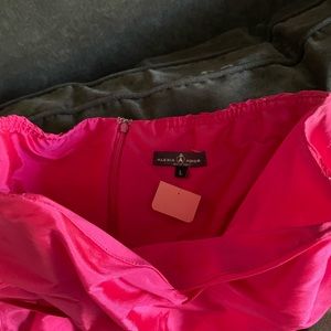 Beautiful cocktail dress!! Hot pink l